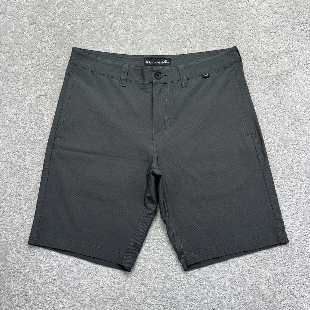 TravisMathew Shorts Mens Size 32 Grey Micro Stripe Golf Activewear Performance